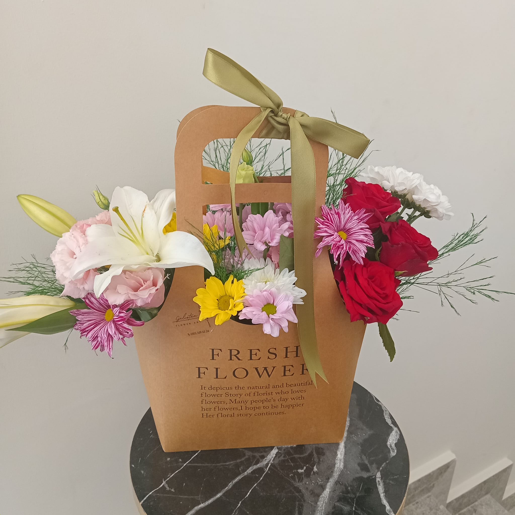 Bag box mixed seasonal flowers